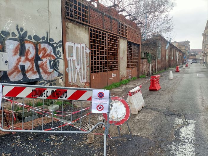 Nichelino, rischio crollo di un edificio abbandonato: chiuso un tratto di via Moncenisio