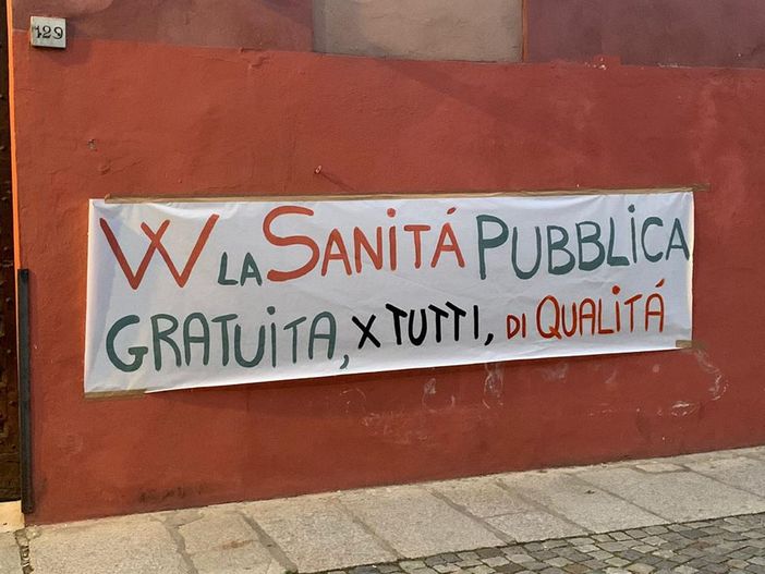 Coronavirus, parte dai balconi il sostegno alla sanità pubblica. Torino Possibile: "Serve più di un semplice grazie" Coronavirus, parte dai balconi il sostegno alla sanità pubblica. Torino Possibile: "Serve più di un semplice grazie"