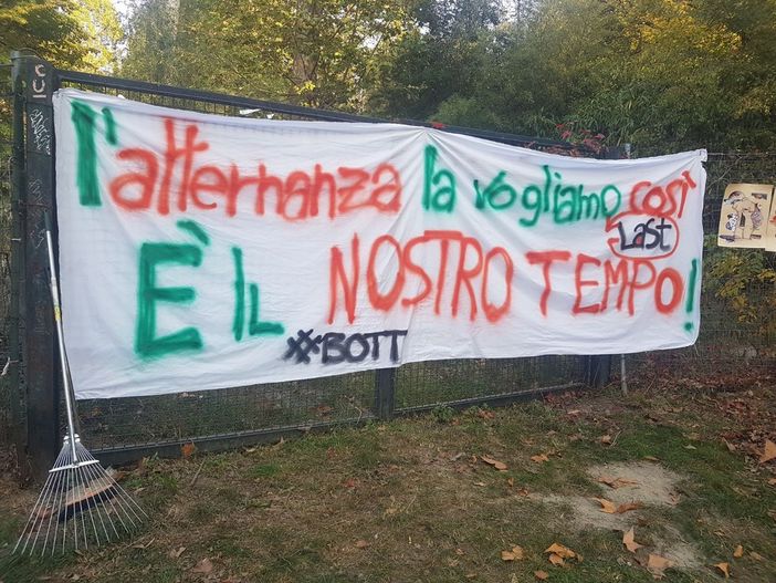 “Questa alternanza scuola-lavoro è sfruttamento”: gli studenti torinesi sfilano e protestano (VIDEO) “Questa alternanza scuola-lavoro è sfruttamento”: gli studenti torinesi sfilano e protestano (VIDEO)