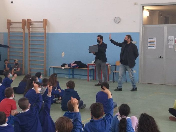 davide guida e studenti moncalieri