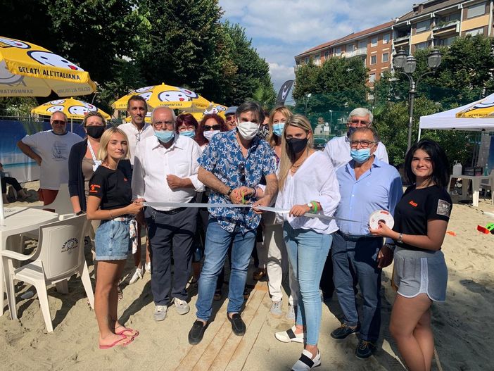 Inaugurata Rivoli Beach, per portare la spiaggia e il sapore di mare in città