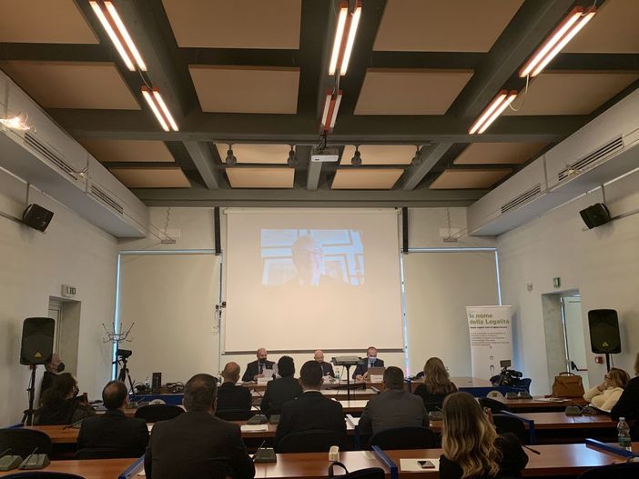 tavolo relatori conferenza gioco sicuro tavolo relatori conferenza gioco sicuro