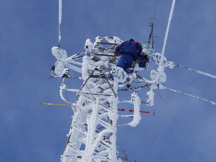 Ondata di calore a Torino, guasti alla rete elettrica: Iren invita ad usare con moderazione elettrodomestici e condizionatori