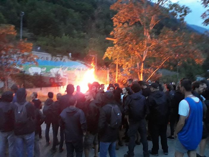 Foto tratta dalla pagina facebook "No Tav" Foto tratta dalla pagina facebook "No Tav"