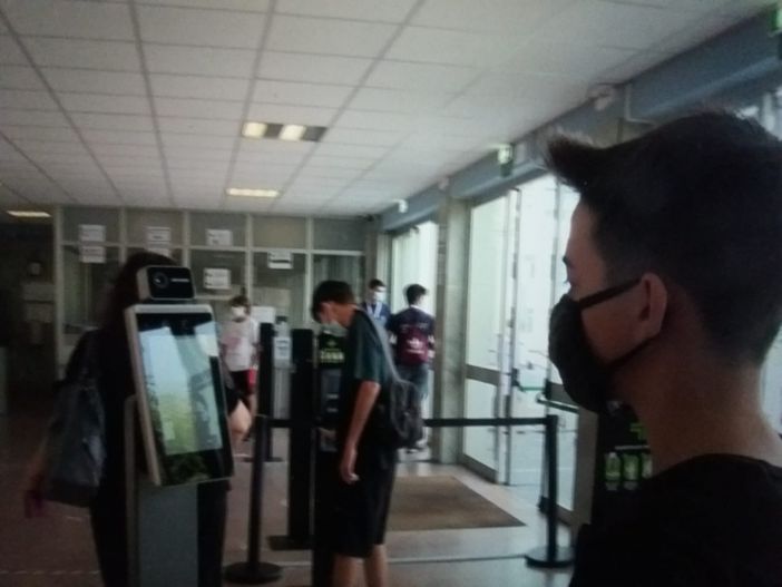 Termoscanner, controllo automatico della mascherina e badge al collo: al Grassi l'innovazione guida il ritorno sui banchi [VIDEO]