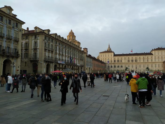 Comitato Ordine e Sicurezza: Torino arancione, più controlli anti assembramento dopo le scene di ieri in centro Comitato Ordine e Sicurezza: Torino arancione, più controlli anti assembramento dopo le scene di ieri in centro