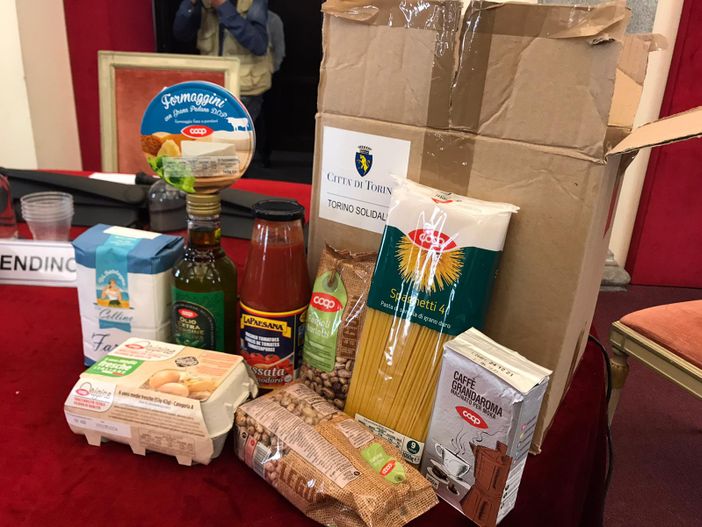 Torino Solidale tende la mano a 24mila torinesi: uno su quattro è una persona sola Torino Solidale tende la mano a 24mila torinesi: uno su quattro è una persona sola