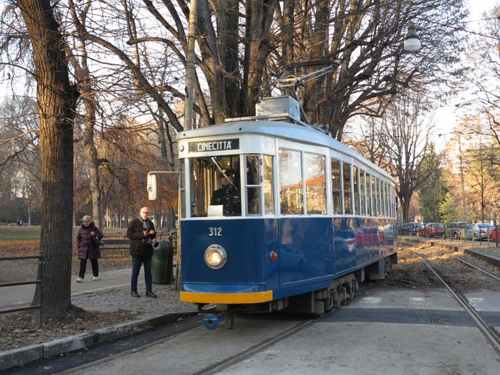 La poesia invade la città: Hypercritic e Scuola Holden aprono le porte dei tesori nascosti e sconosciuti di Torino