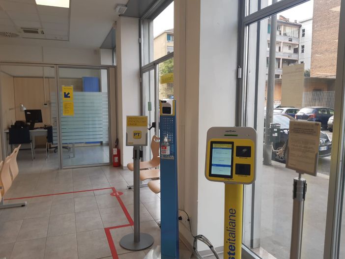 Presente cinque sportelli polifunzionali Presente cinque sportelli polifunzionali