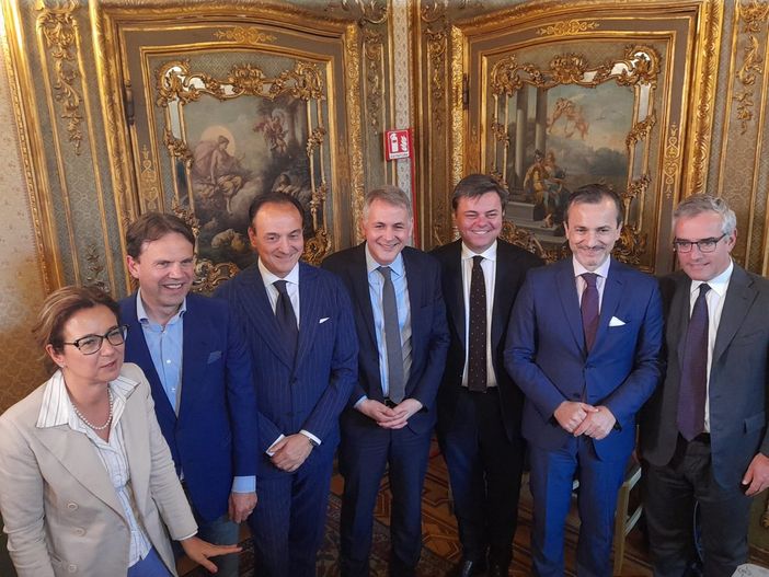 Intel chi? A Orbassano arriva Aixtron, colosso tedesco dei microchip. Urso: "Torino scrive il futuro del Paese"