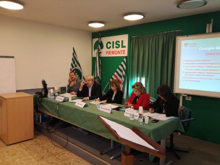 Ventura (CISL) al passo d'addio: "Preoccupati su Torino-Lione così come per FCA" Ventura (CISL) al passo d'addio: "Preoccupati su Torino-Lione così come per FCA"