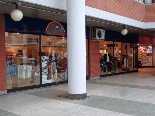 vetrine negozi grugliasco