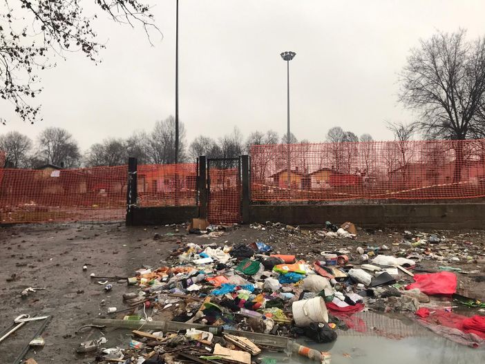 Campi nomadi, spesi 3 milioni di euro per interventi ambientali in via Germagnano e corso Tazzoli. Appendino: "Spazio indegno" Campi nomadi, spesi 3 milioni di euro per interventi ambientali in via Germagnano e corso Tazzoli. Appendino: "Spazio indegno"