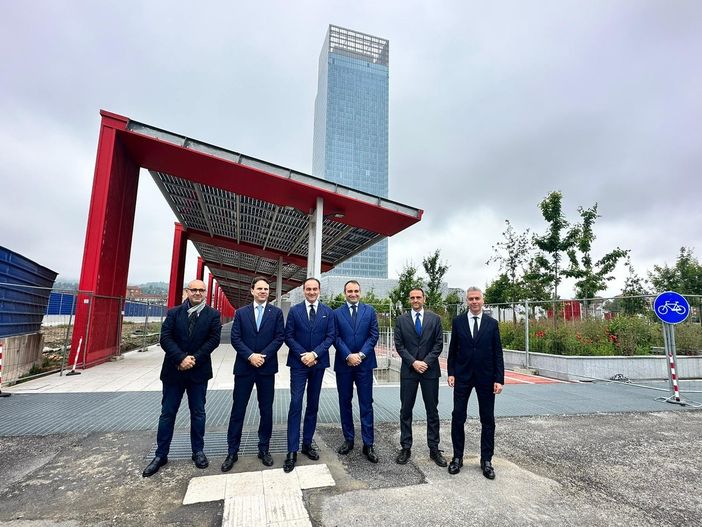 Dal grattacielo alla stazione dei treni in 7 minuti: inaugurato il passaggio pedonale del Lingotto [VIDEO e FOTO]