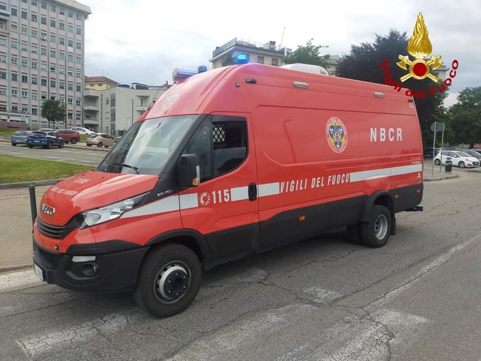 Intervento dei vigili del fuoco in corso Unità d'Italia