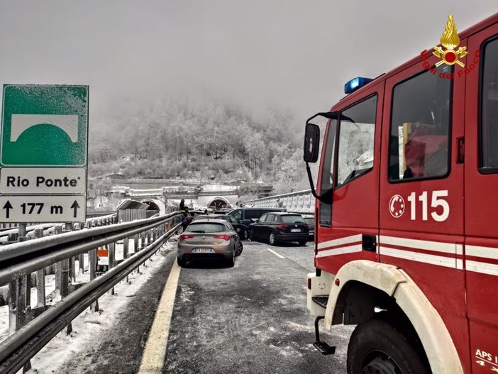 Vigili del fuoco sulla A32