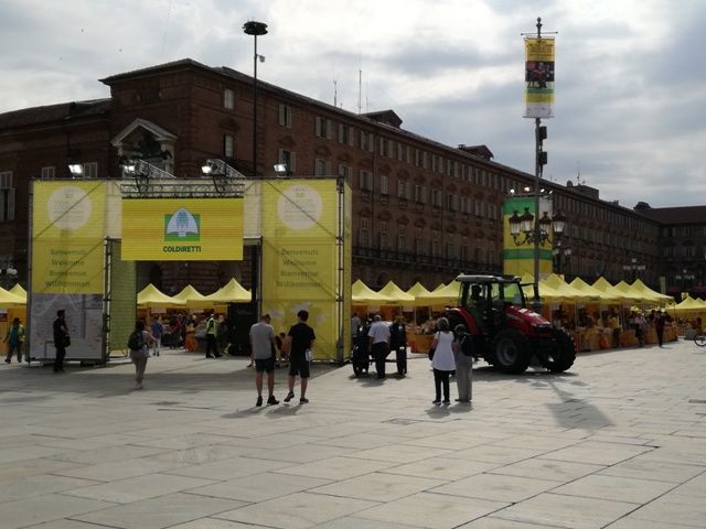 Prende vita il Villaggio Coldiretti: &quot;Combattiamo per la qualità e contro la concorrenza sleale&quot; (FOTO E VIDEO)