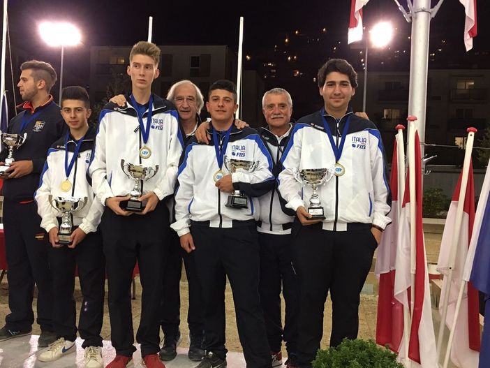 Maicol Rinaudo è il secondo da sinistra