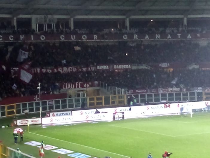 Toro contestato al rientro da Genova, cori contro Cairo e Mazzarri