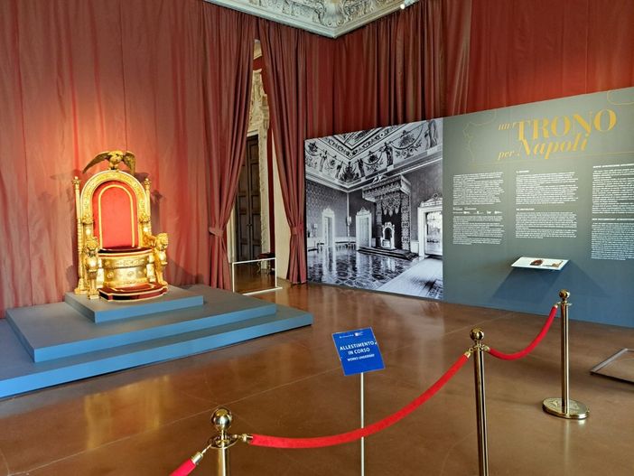 Il trono del Palazzo Reale di Napoli è di origine sabauda: la scoperta dopo il restauro a Venaria