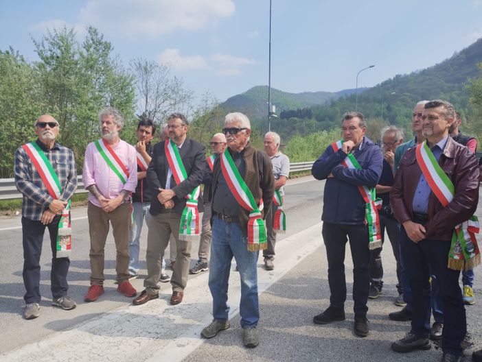 Gallerie di Porte ancora chiuse: i sindaci protestano Gallerie di Porte ancora chiuse: i sindaci protestano
