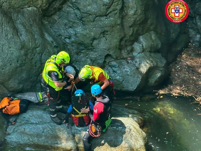 Canyonista ferito nel Rio Sessi, l'allarme parte dal dispositivo Apple: salvato dall'elicottero Canyonista ferito nel Rio Sessi, l'allarme parte dal dispositivo Apple: salvato dall'elicottero