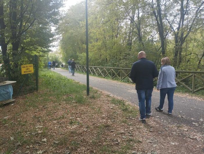 Il sopralluogo della Circoscrizione 5 a parco Calabria Il sopralluogo della Circoscrizione 5 a parco Calabria