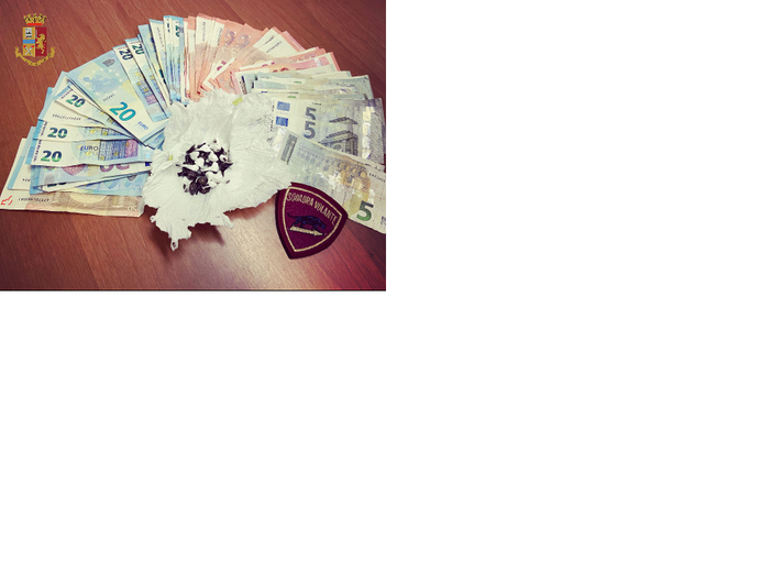 droga e soldi recuperati dalla polizia