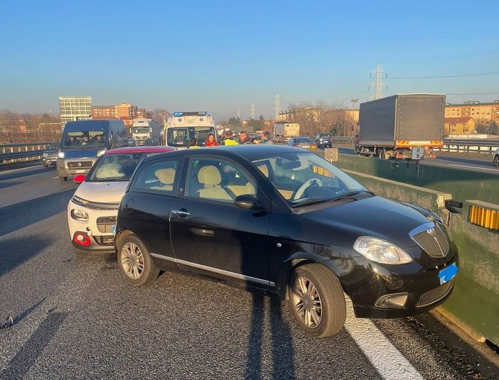 Incidente tra Collegno e l'interscambio, traffico paralizzato sulla tangenziale nord
