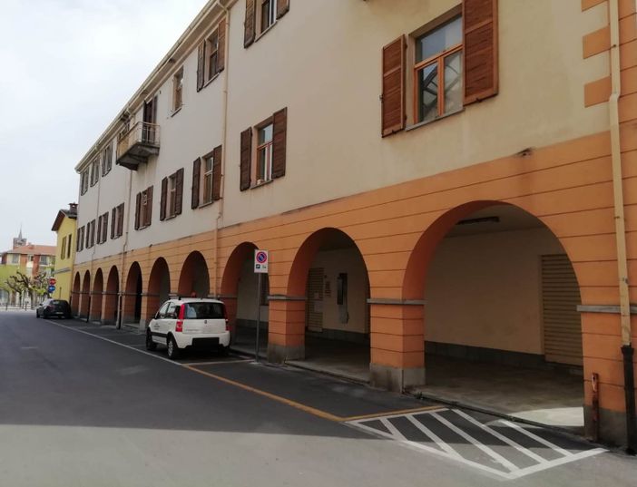 La parte retrostante del palazzo comunale dove nascerà il nuovo polo culturale di Luserna San Giovanni La parte retrostante del palazzo comunale dove nascerà il nuovo polo culturale di Luserna San Giovanni