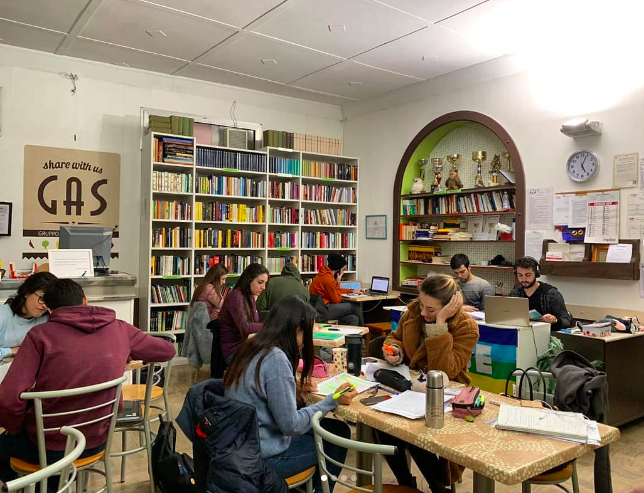 aula studio con ragazzi aula studio con ragazzi