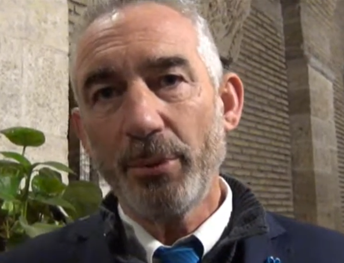 Parlando di Jackson, l’economista dello sviluppo sostenibile, “Pensieri in Piazza” riprende gli incontri a Pinerolo Parlando di Jackson, l’economista dello sviluppo sostenibile, “Pensieri in Piazza” riprende gli incontri a Pinerolo