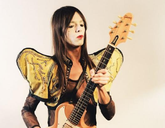 Lucio Corsi, dopo Sanremo 2025 torna al Flowers Festival: il concerto con i Baustelle