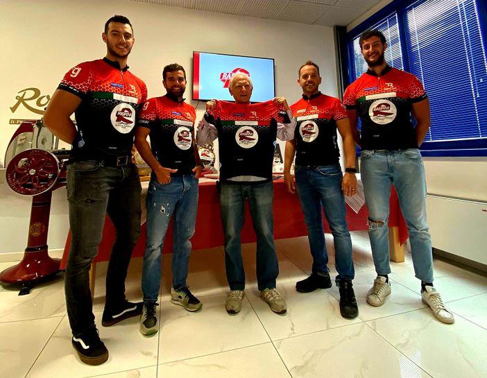 atleti di Curling con lo sponsor atleti di Curling con lo sponsor