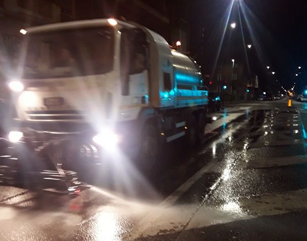 Coronavirus, prosegue l'opera di igienizzazione delle strade di Torino