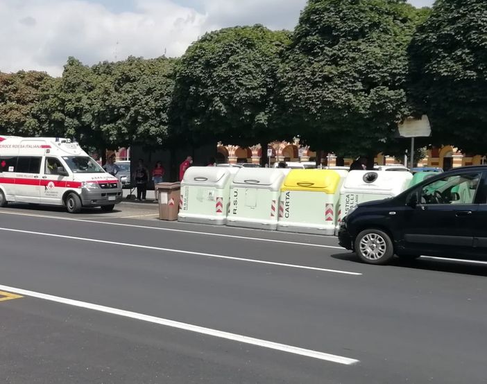 Due ragazze investite in centro a Luserna San Giovanni