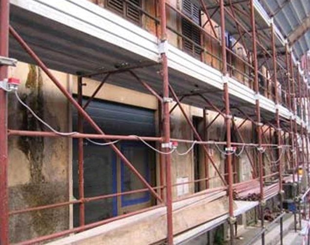 ponteggio in corso giulio cesare ponteggio in corso giulio cesare