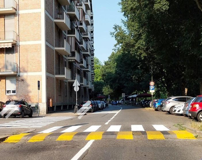 Interventi su dossi e attraversamenti per migliorare la visibilità e la sicurezza dei pedoni
