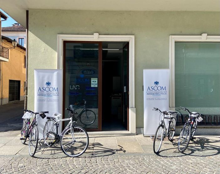 Biciclette davanti alla sede Ascom Chivasso