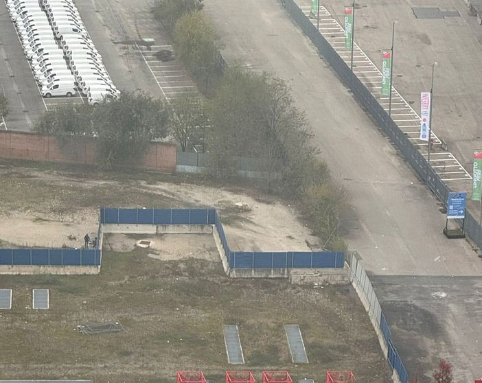 Pusher in pieno giorno a due passi dal grattacielo della Regione Pusher in pieno giorno a due passi dal grattacielo della Regione