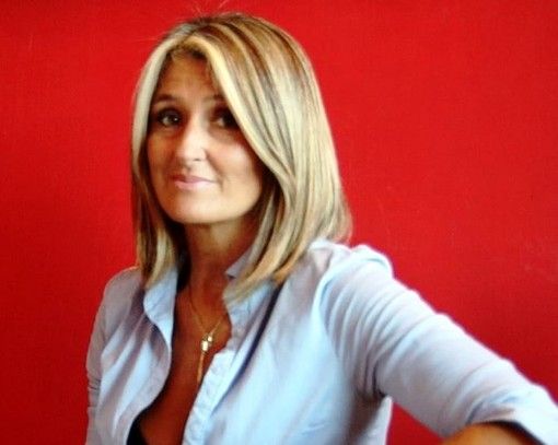 La pelle...lo specchio del nostro stile di vita a cura di Simona Oberto La pelle...lo specchio del nostro stile di vita a cura di Simona Oberto