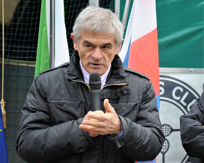 Embraco, Chiamparino: “L’azienda proponga soluzioni di ricollocamento per gli esuberi” Embraco, Chiamparino: “L’azienda proponga soluzioni di ricollocamento per gli esuberi”