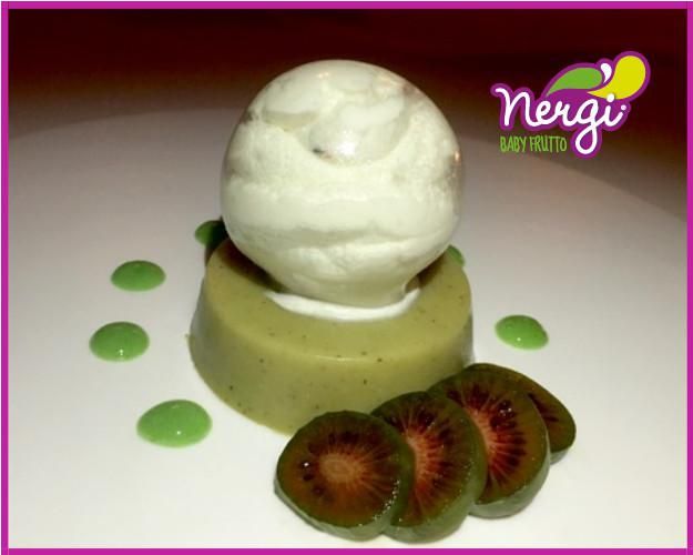 Mercoledì Veg: bavarese di Nergi, sfera d'isomalto con panna montata e Nergi fresco, crema dolce di asparagi