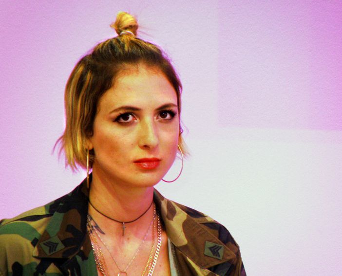 La denuncia di Ema Stokholma: &quot;Mi hanno filmato sotto la gonna durante le prove&quot;