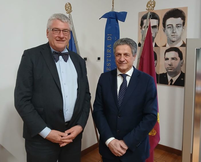 Thomas Schael ha incontrato il Questore di Torino Paolo Sirna Thomas Schael ha incontrato il Questore di Torino Paolo Sirna