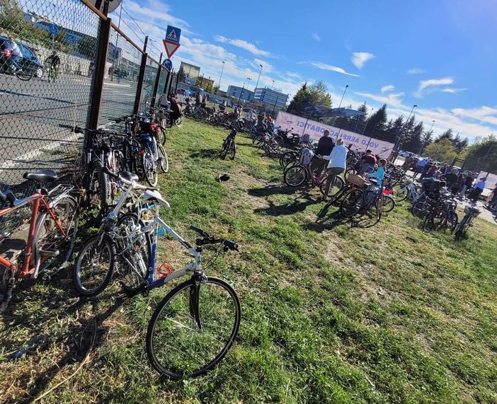 Domenica a Torino le Frecce Tricolori: "Venite all'Aero Club in bici o monopattino"