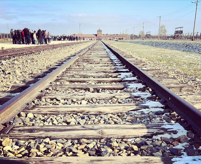 treno della memoria e locandina 2024