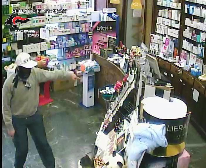 Arrestato il rapinatore gentleman che chiedeva scusa alle vittime