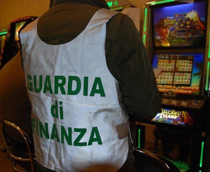 Slot, la Procura di Torino sequestra oltre 500 apparecchi: &quot;Contraffatti marchi registrati&quot;