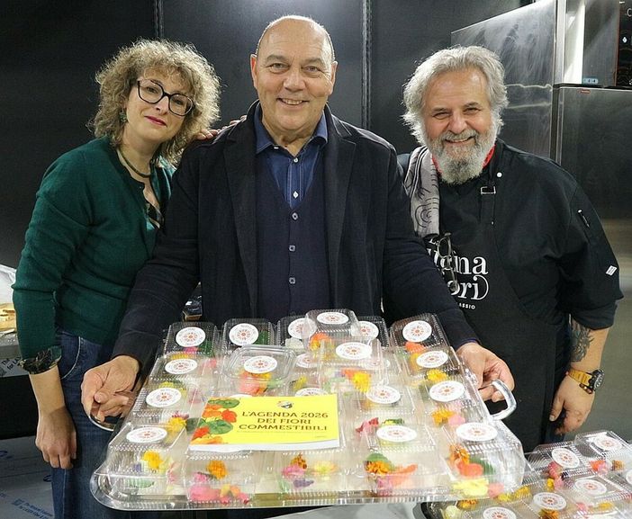 Milano: successo e sold out per il laboratorio–show cooking “Cucina con i fiori” a Golosaria Milano: successo e sold out per il laboratorio–show cooking “Cucina con i fiori” a Golosaria